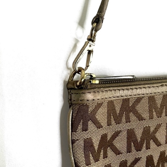MICHAEL KORS SMALL POUCH MONOGRAM MK WRISTLET BROWN MK CANVA GOLD HARDWARE WOMEN - Picture 11 of 12